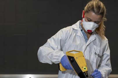 Fábrica do grupo dst recicla sete mil toneladas de baterias por ano